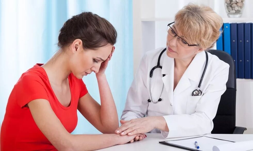 Bir doktor tarafından zamanında muayene, kadınlarda sistit gelişmesini önlemeye yardımcı olacaktır.